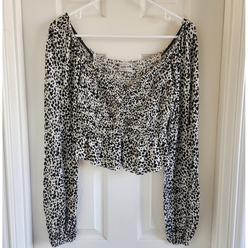 Urban Outfitters Shaina Leopard Print Ruched Long Sleeve Crop Top Blouse Size M